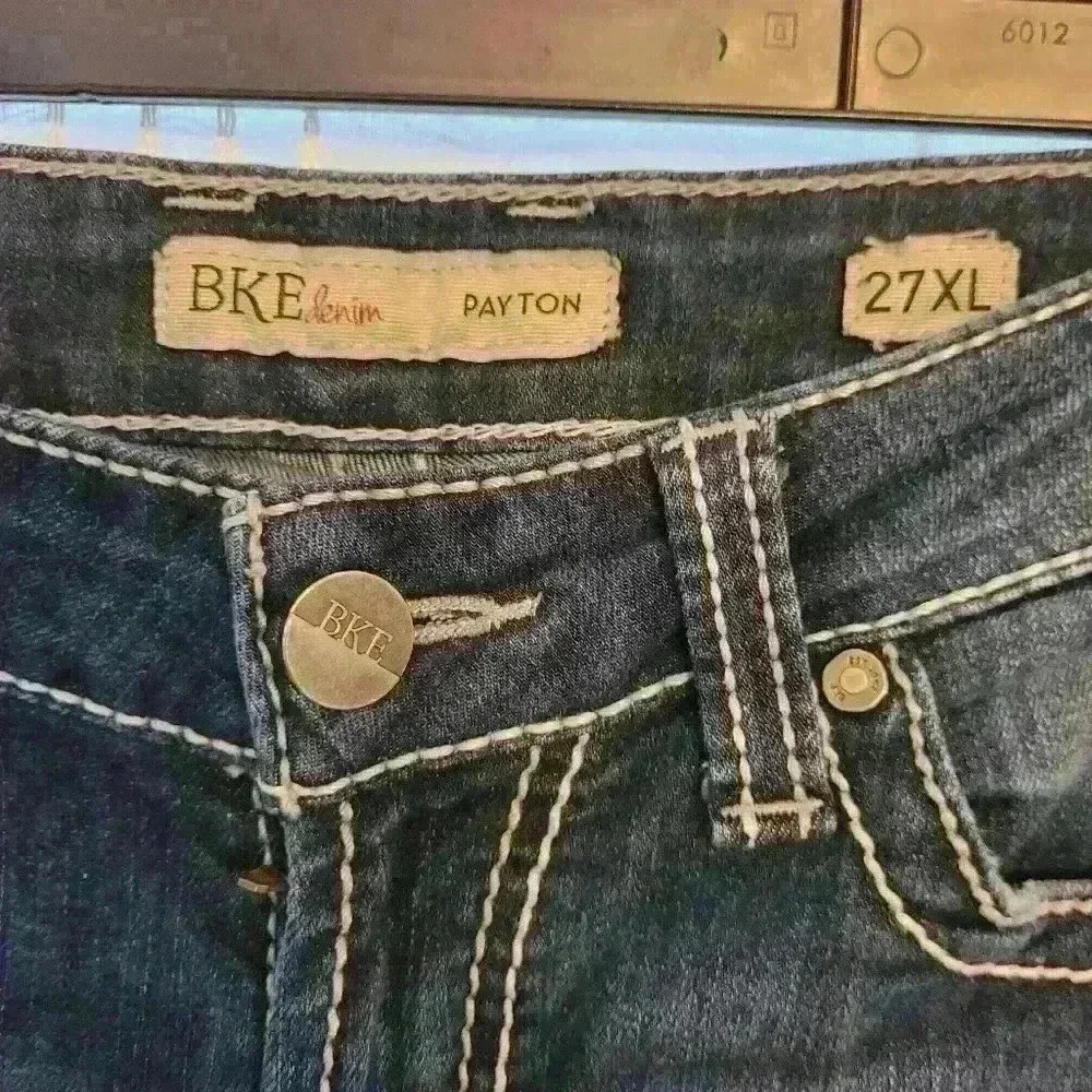 EUC women's Urban Outfitters denim jeans, sz 6 (27), $25